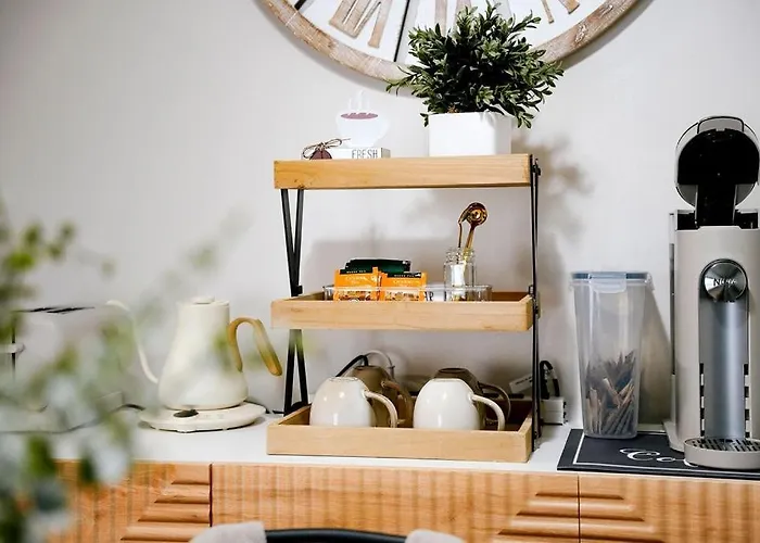 1br Near O'hare • Balcony • Workspace Apartment