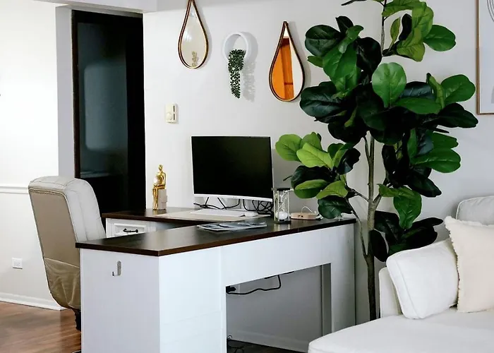 1br Near O'hare • Balcony • Workspace Apartment *